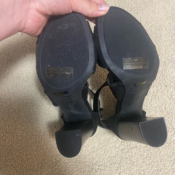 🌸 Bamboo 🌸 strappy black heels - Picture 2 of 11